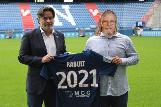 Didier Raoult s'engage pour un an