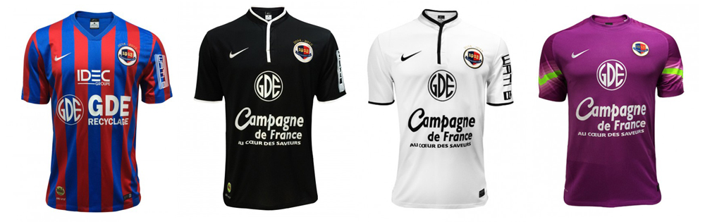 De gauche à droite, le maillot numero uno, l'extérieur, le third, et celui des gardiens, version 2014/2015.