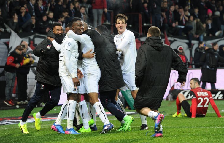 Les trois points alors ils ont