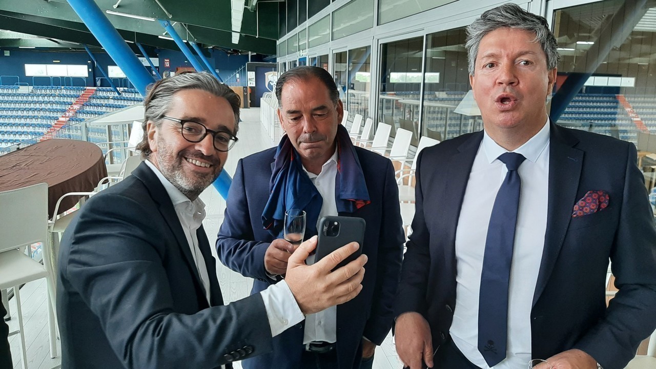 Le roman-photo de l’arrivée de Stéphane Moulin