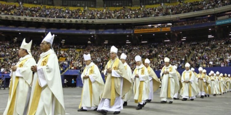 Des meetings politiques et des messes les soirs de match?